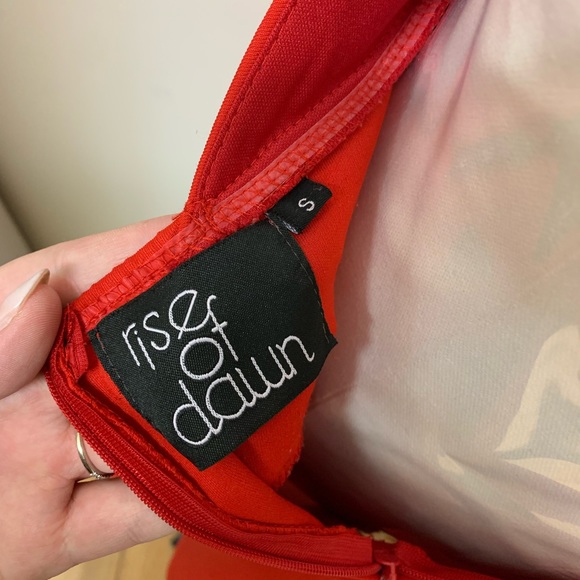 Rise of Dawn red backless dress - Picture 3 of 3